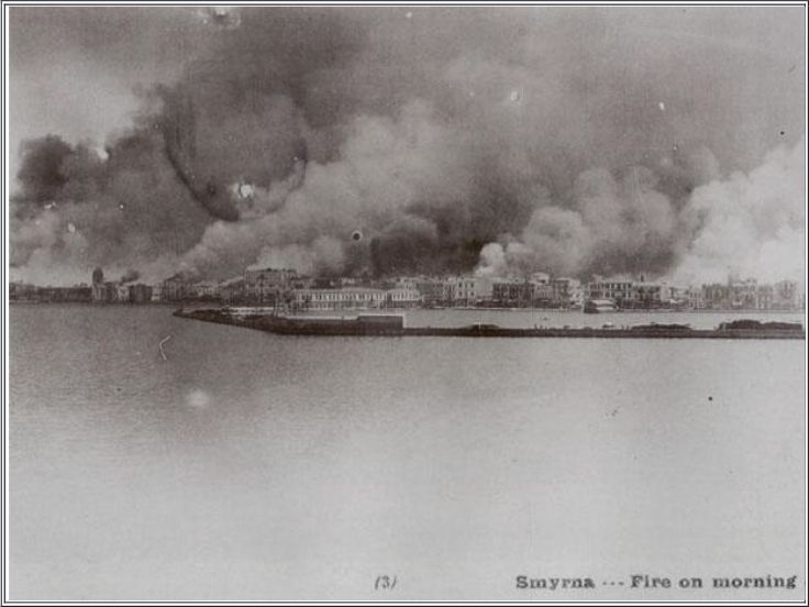 140. Η Σμύρνη καίγεται